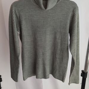 Van Heusen Women's Green Ribbed Turtleneck Sweater